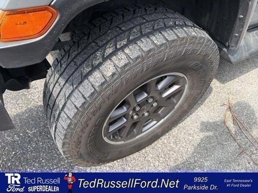 Sting Gray Clearcoat 2023 Jeep Gladiator Overland