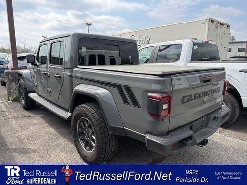 Sting Gray Clearcoat 2023 Jeep Gladiator Overland