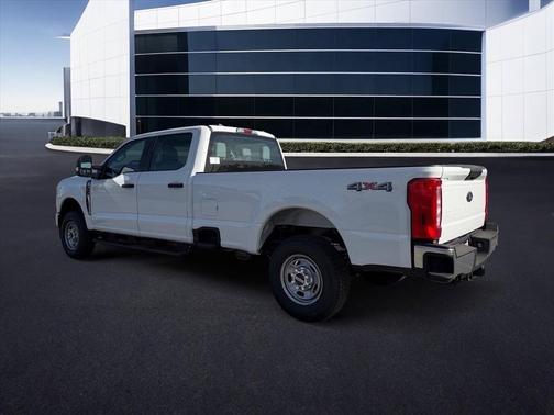White 2027 Ford F-250 XL