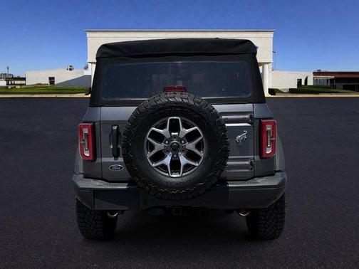 Gray Metallic 2022 Ford Bronco Badlands