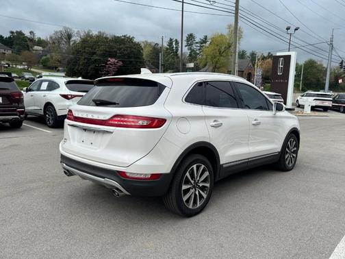 White Platinum 2019 Lincoln MKC Reserve