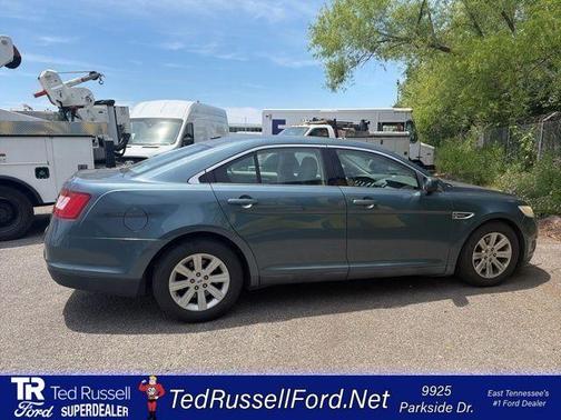White 2010 Ford Taurus SE