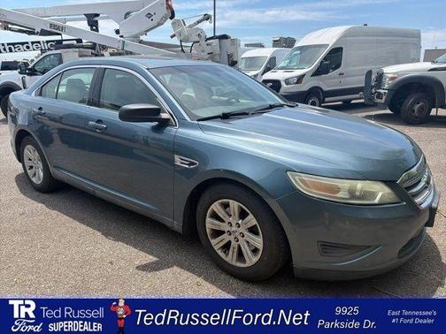 White 2010 Ford Taurus SE