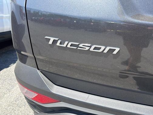 Gray 2023 Hyundai TUCSON SEL