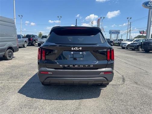 2022 Kia Sorento LX