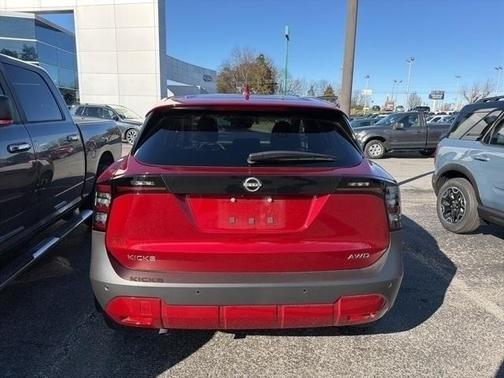 2025 Nissan Kicks SV