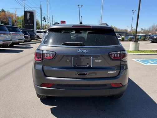 Granite Crystal Clearcoat Metallic 2022 Jeep Compass Latitude