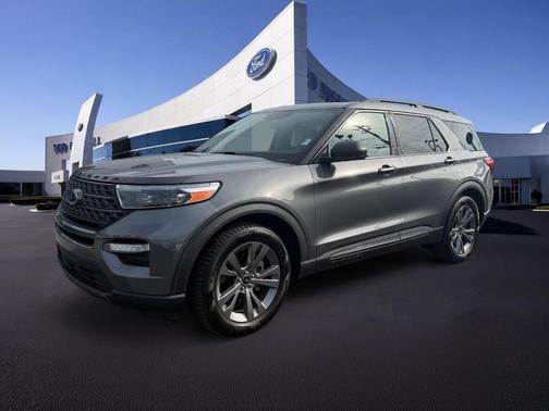 Gray Metallic 2021 Ford Explorer XLT