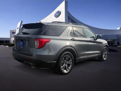 Gray Metallic 2021 Ford Explorer XLT