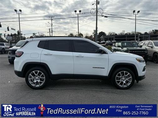 2023 Jeep Compass Latitude Lux