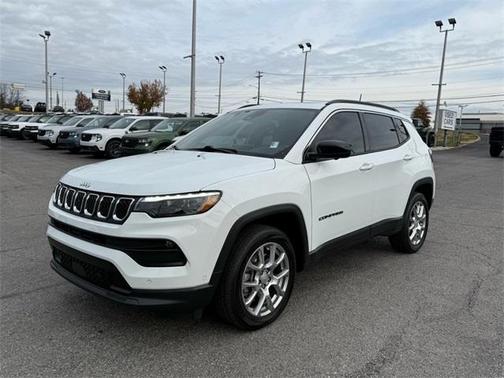 2023 Jeep Compass Latitude Lux