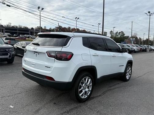 2023 Jeep Compass Latitude Lux