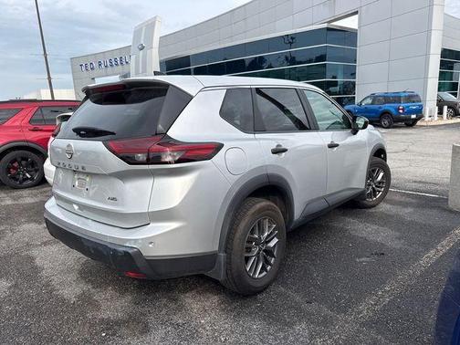 Brilliant Silver Metallic 2024 Nissan Rogue S