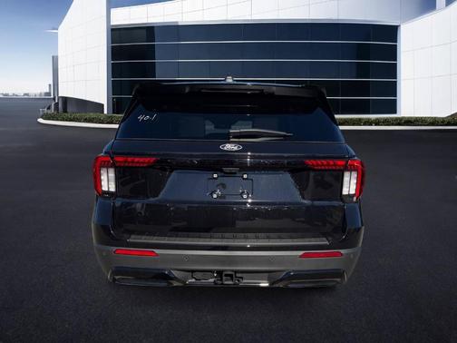Black 2027 Ford Explorer ST-Line