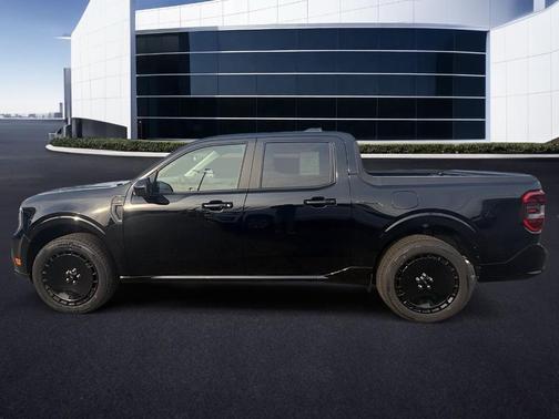 Black 2026 Ford Maverick Lobo Standard