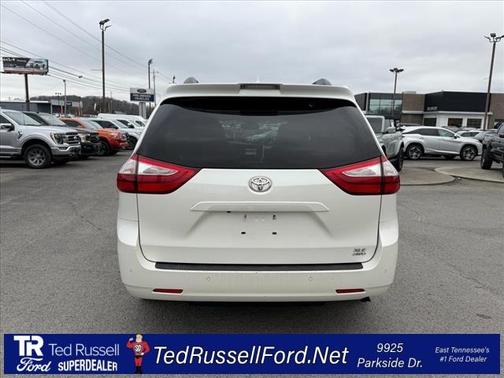 2018 Toyota Sienna XLE Premium