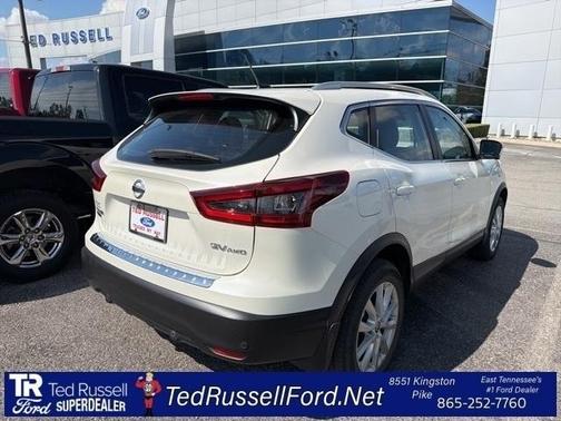 2022 Nissan Rogue Sport SV