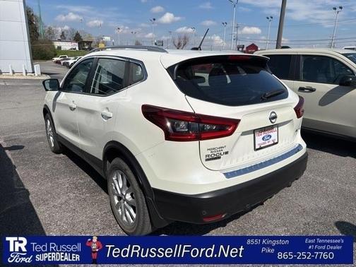 2022 Nissan Rogue Sport SV