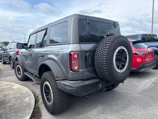 Gray Metallic 2024 Ford Bronco Badlands