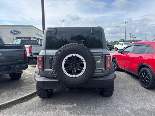 Gray Metallic 2024 Ford Bronco Badlands
