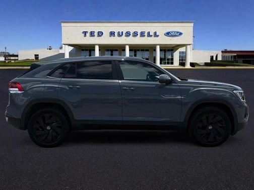 Pure Gray 2024 Volkswagen Atlas Cross Sport 2.0T SE w/Technology