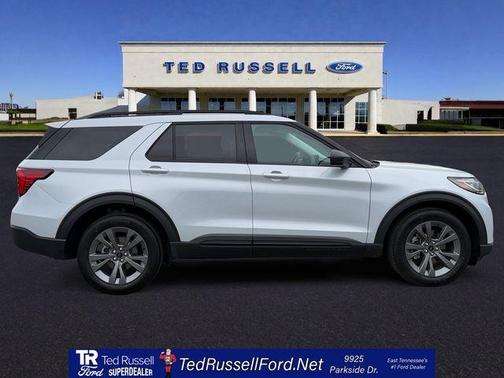 White Metallic 2026 Ford Explorer Active