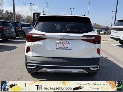 Snow White Pearl 2023 Kia Seltos S