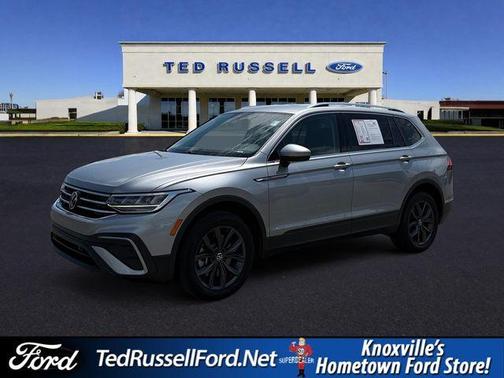 Pyrite Silver Metallic 2023 Volkswagen Tiguan 2.0T SE