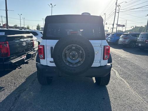 Oxford White 2025 Ford Bronco Base