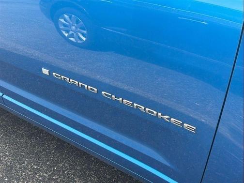 Hydro Blue Pearlcoat 2023 Jeep Grand Cherokee L Overland
