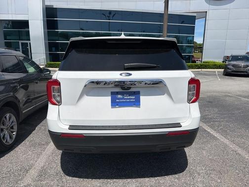 White Metallic 2023 Ford Explorer XLT