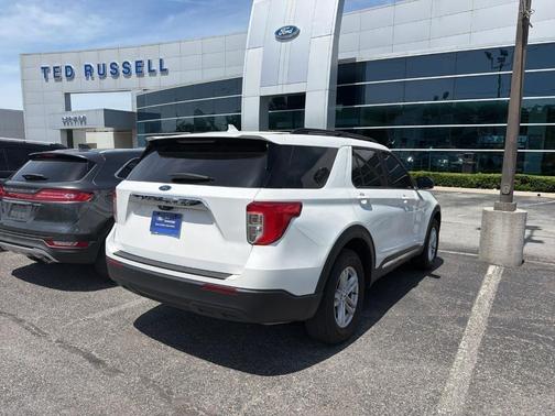 White Metallic 2023 Ford Explorer XLT