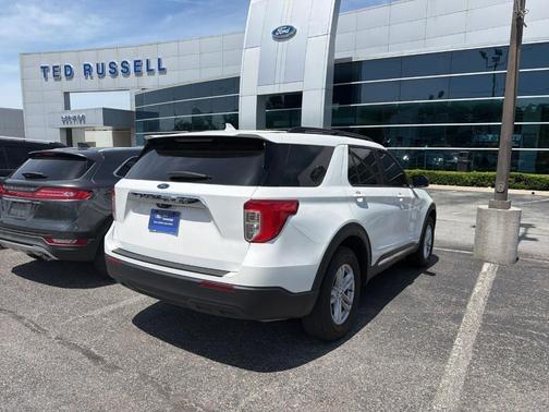 White Metallic 2023 Ford Explorer XLT