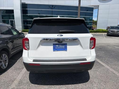 White Metallic 2023 Ford Explorer XLT