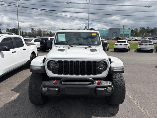 Bright White Clearcoat 2024 Jeep Gladiator Rubicon