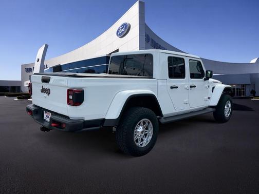 Bright White Clearcoat 2024 Jeep Gladiator Rubicon