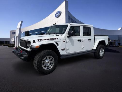 Bright White Clearcoat 2024 Jeep Gladiator Rubicon