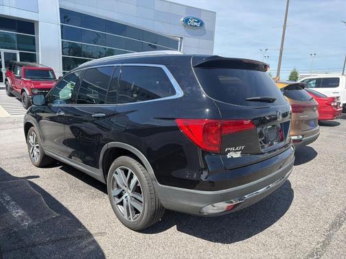 B 2017 Honda Pilot Touring