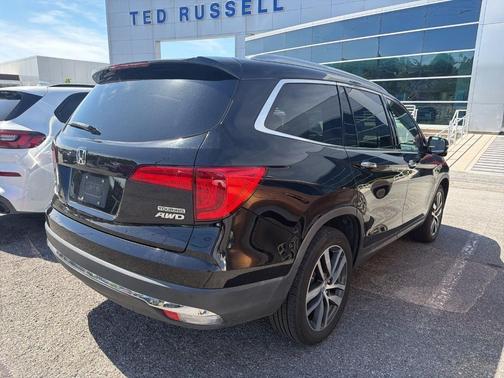 B 2017 Honda Pilot Touring