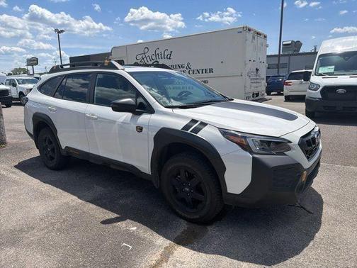 Crystal White Pearl 2024 Subaru Outback Wilderness
