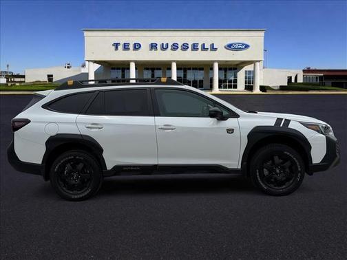 Crystal White Pearl 2024 Subaru Outback Wilderness