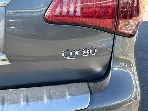 2017 INFINITI QX80 Base