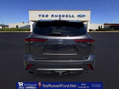 Magnetic Gray Metallic 2021 Toyota Highlander XLE