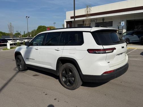 Bright White Clearcoat 2022 Jeep Grand Cherokee L Limited
