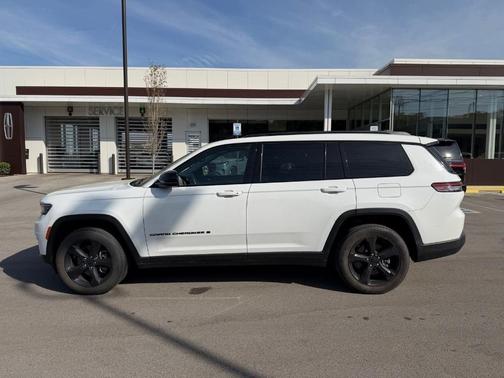 Bright White Clearcoat 2022 Jeep Grand Cherokee L Limited