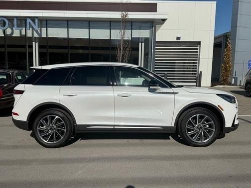 2025 Lincoln Corsair Premiere