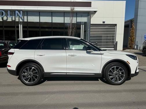 2025 Lincoln Corsair Premiere