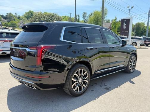 Black Metallic 2021 Cadillac XT6 Premium Luxury FWD
