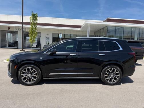 Black Metallic 2021 Cadillac XT6 Premium Luxury FWD