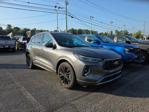 Gray Metallic 2023 Ford Escape ST-Line Elite